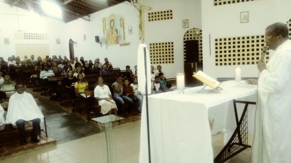 Missa na Igreja de Nossa Senhora das Merc&ecirc;s.(Imagem:FlorianoNews)