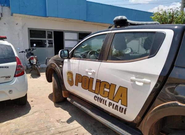 Ex-jogador de futebol do Picos é assassinado com tiro de espingarda na frente da filha