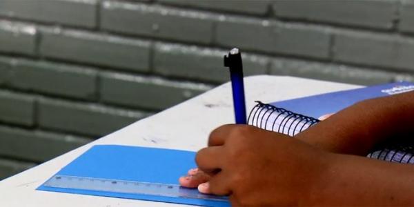 Corte no MEC pode tirar R$ 1 bilhão da educação básica e atingir também livros didáticos