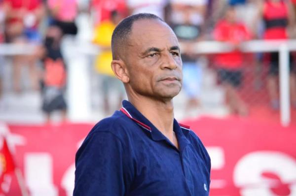  Edson Souza, t&eacute;cnico do 4 de Julho.(Imagem: Clemilton Silva/Rep&oacute;rter10 )