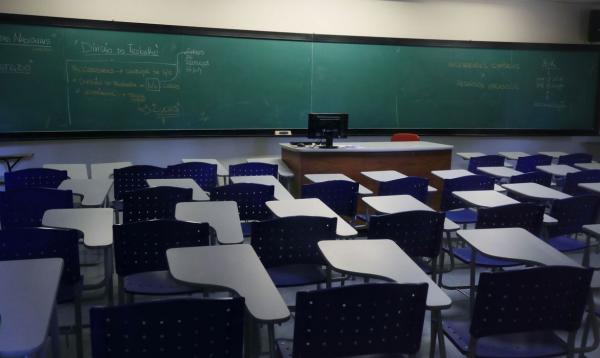 Escolas públicas e privadas reabrem em 128 municípios paulistas