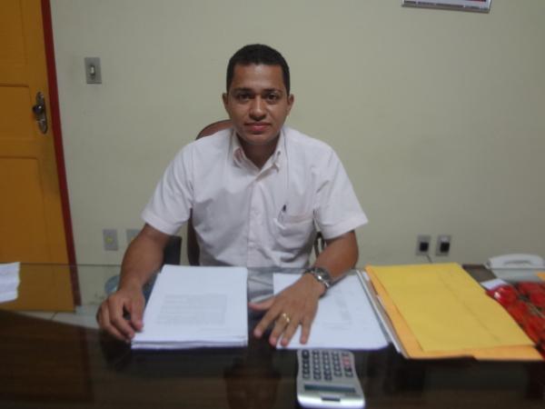 Kennedy Resende, Secret&aacute;rio de Administra&ccedil;&atilde;o de Bar&atilde;o de Graja&uacute;.(Imagem:FlorianoNews)