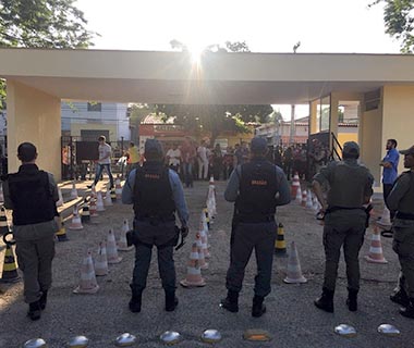 Quatro candidatos são detidos durante concurso da Polícia Civil por suspeita de fraude