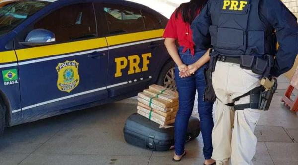 PRF apreende adolescente por tráfico de drogas na BR 230