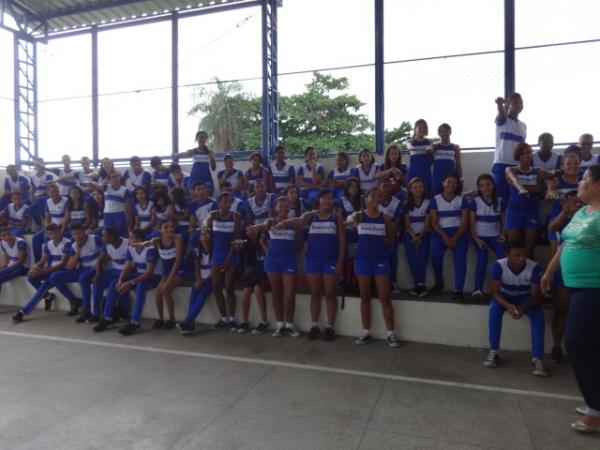 Anivers&aacute;rio da Escola Estadual Fauzer Bucar &eacute; comemorado com Torneio de Futsal.(Imagem:FlorianoNews)