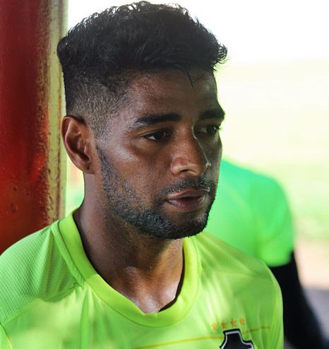 Tiuí prevê campo ruim em Piripiri: "botar bola no chão quando der"