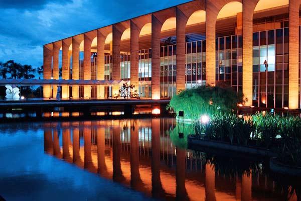 Ministério das Relações Exteriores abre concurso para 60 vagas
