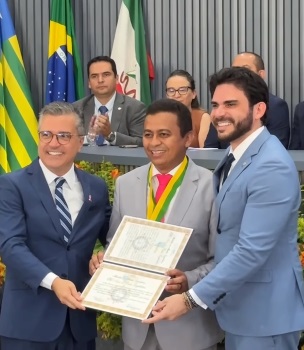 Deputado federal Dr. Francisco Costa é homenageado com Medalha do Mérito Legislativo em Floriano