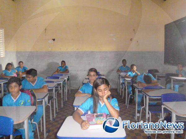 Alunos da rede estadual voltam &agrave;s aulas em Floriano.(Imagem:FlorianoNews)