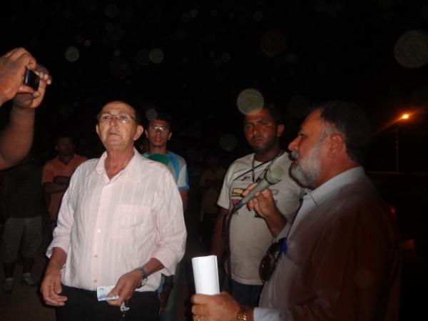 Manifestantes do Movimento Sem teto se re&uacute;nem com Promotoria.(Imagem:FlorianoNews)