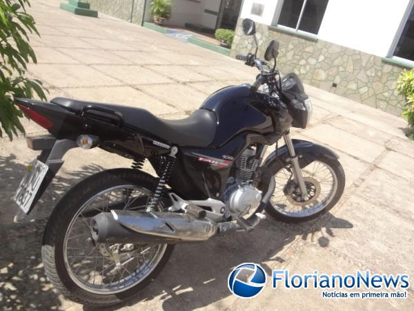 Moto apreendida pela Pol&iacute;cia Militar.(Imagem:FlorianoNews)