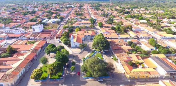 Homem é preso suspeito de matar ex-marido da esposa a facadas em Inhuma, no Piauí