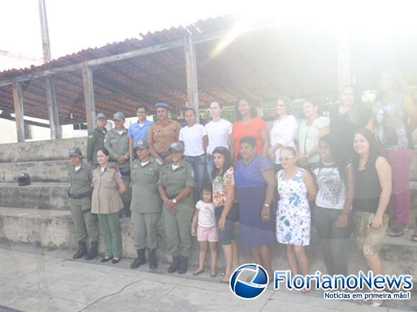 Caf&eacute; da manh&atilde; marca a comemora&ccedil;&atilde;o do Dia da Mulher no 3&ordm; BPM.(Imagem:FlorianoNews)