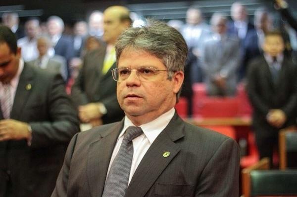Gustavo Neiva contesta projeto de Reestruturação administrativa da PM