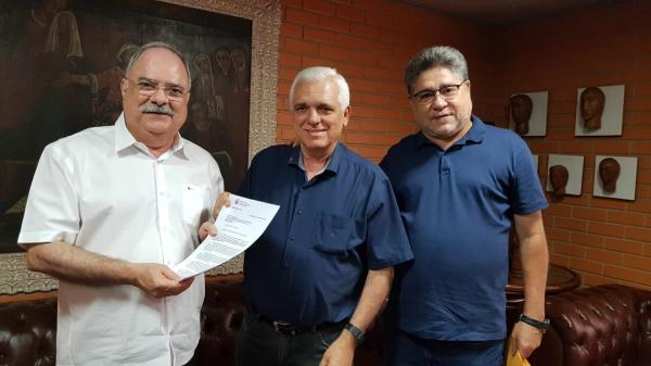 Governo entrega à Alepi projetos sobre regularização fundiária