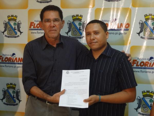 Prefeitura de Floriano convoca concursados da Educação e Saúde