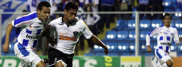 Com dois atletas a menos, Galo segura Avaí e arranca empate em SC