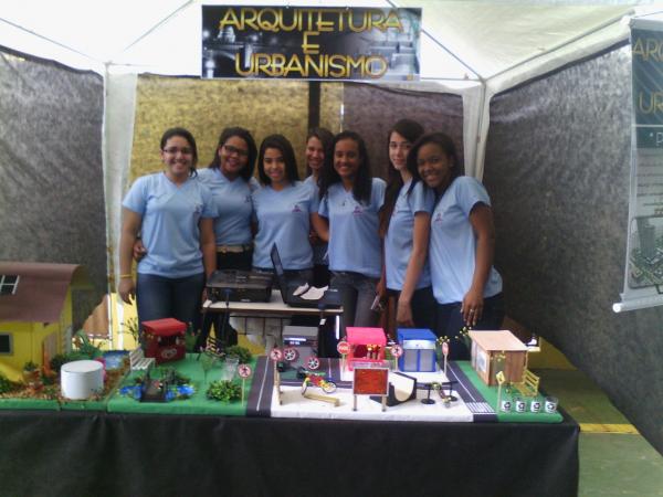 Feira das Profiss&otilde;es (Imagem:Escola Pequeno Pr&iacute;ncipe)