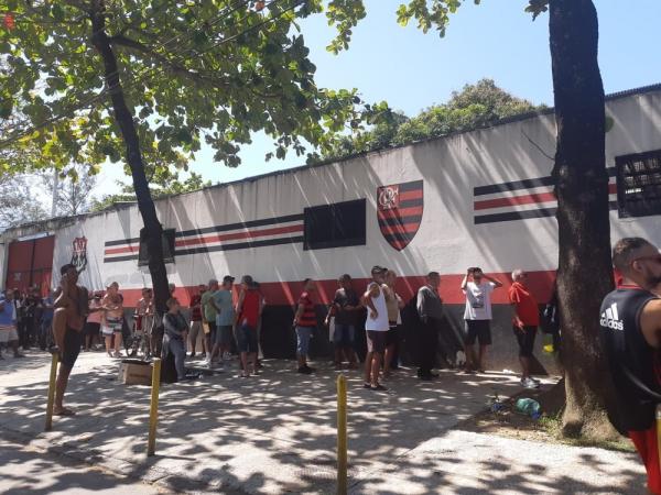 Filas na G&aacute;vea na manh&atilde; desta ter&ccedil;a-feira.(Imagem: Davi Barros)