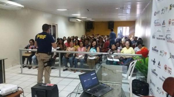 PRF realiza palestra de enfrentamento &agrave;s drogas. (Imagem:PRF)