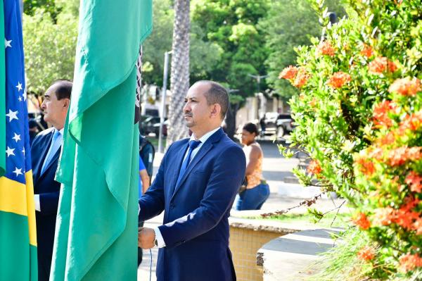 Poder Legislativo participa de ato cívico de abertura da Semana da Pátria em Floriano(Imagem:CMF)