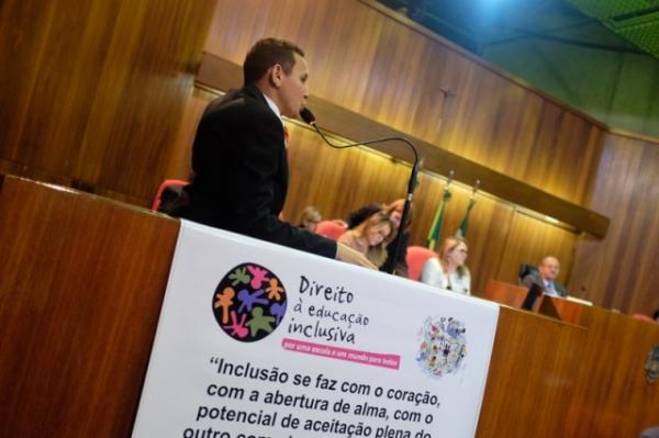 Sessão solene lembra o Dia Mundial de Conscientização do Autismo