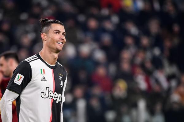 Sarri faz elogio inusitado a Cristiano Ronaldo: "Parabéns a sua mãe por criar tal espécime"