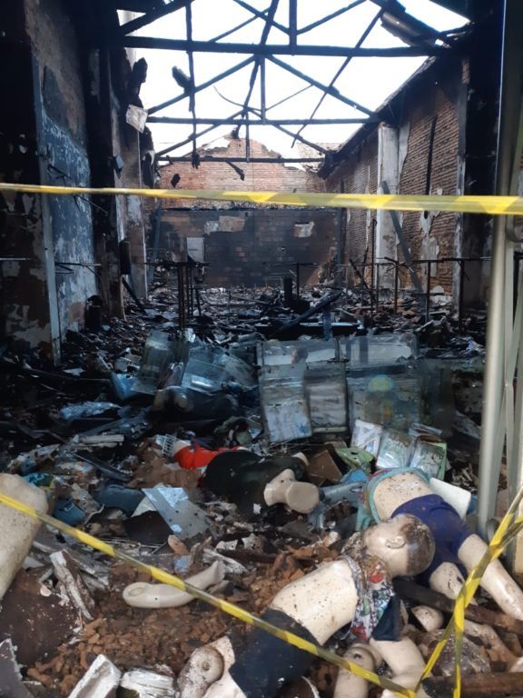 Incêndio destrói loja de artigos infantis no município de Parnaíba