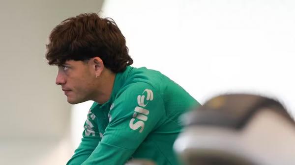 Palmeiras fecha a porta para saída de Giay mesmo perto de anunciar reforço para a lateral