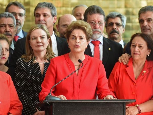Dilma diz que impeachment é 2º golpe de estado que enfrenta na vida