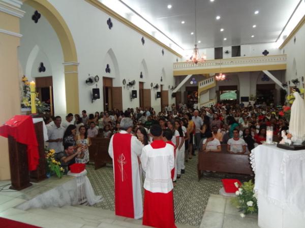 Igreja Matriz celebrou a solenidade de Pentecostes em Floriano