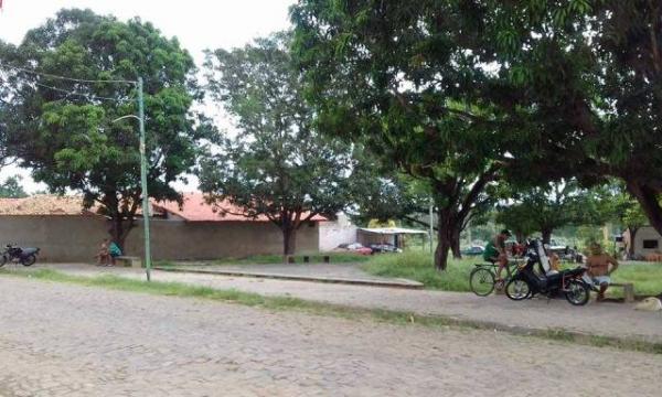 Motocicleta é roubada durante seresta no bairro Bom Lugar