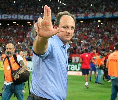 Atlético-MG formaliza proposta para contratar Rogério Ceni