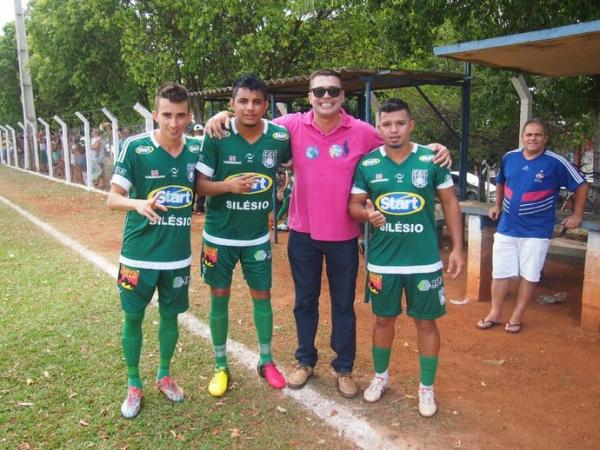 Craque do Piauiense 2016 em momento de lazer com amigos em torneio amador.(Imagem:Reprodu&ccedil;&atilde;o/Facebook)