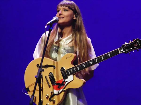 Mallu Magalhães faz a festa ao trazer o show do álbum "Esperança" para o Rio às vésperas dos 30 anos