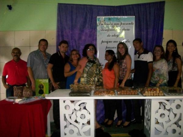 Escola Pequeno Pr&iacute;ncipe realizou festa em comemora&ccedil;&atilde;o ao Dia do Professor.(Imagem:FlorianoNews)