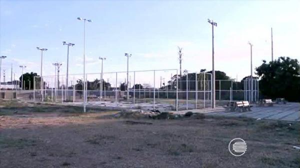 Campo do Lourival Parente e Verdão estão com obras em atraso e paradas