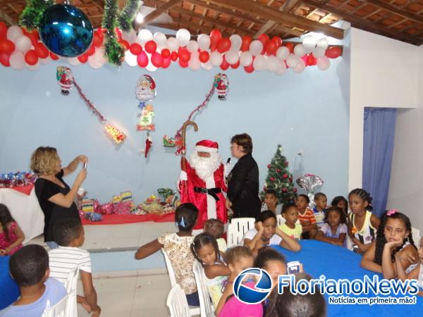 Centro Esp&iacute;rita Allan Kardec realizou doa&ccedil;&atilde;o de brinquedos em Floriano.(Imagem:FlorianoNews)