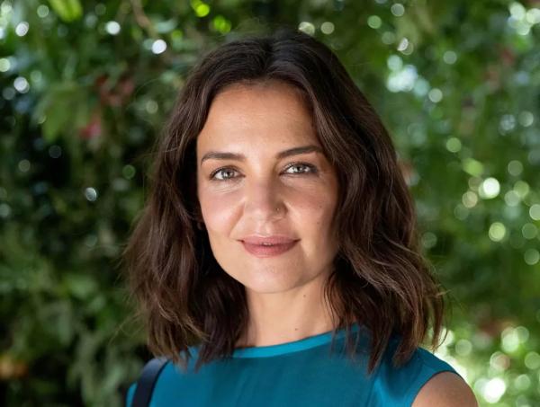 Muito satisfatório, diz Katie Holmes sobre escrever, dirigir e atuar em novo filme