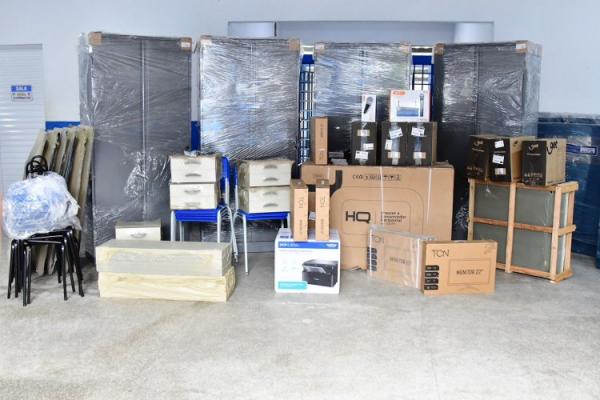  Educa&ccedil;&atilde;o de Floriano realiza entrega de materiais permanentes &agrave;s escolas da rede municipal(Imagem:Secom)