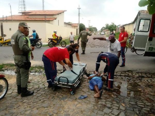 Homem desmaia e &eacute; levado inconsciente para hospital de Floriano.(Imagem:FlorianoNews)