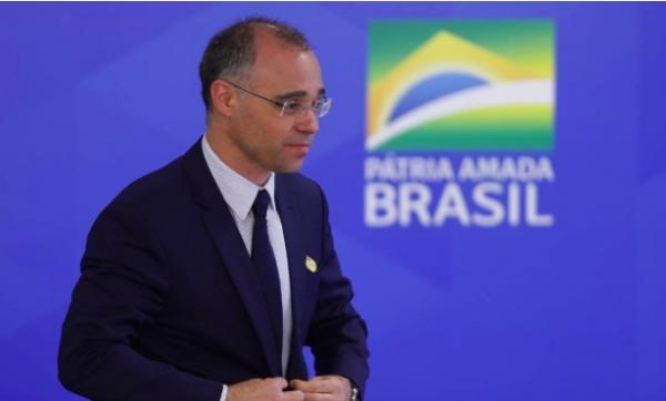 Ministro do STF atua intensamente a favor de André Mendonça, alvo de Alcolumbre no Senado