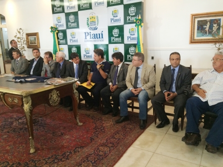 Deputados participam do lançamento da 65ª Expoapi