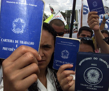 Piauí fecha quase 2 mil vagas de emprego em dezembro