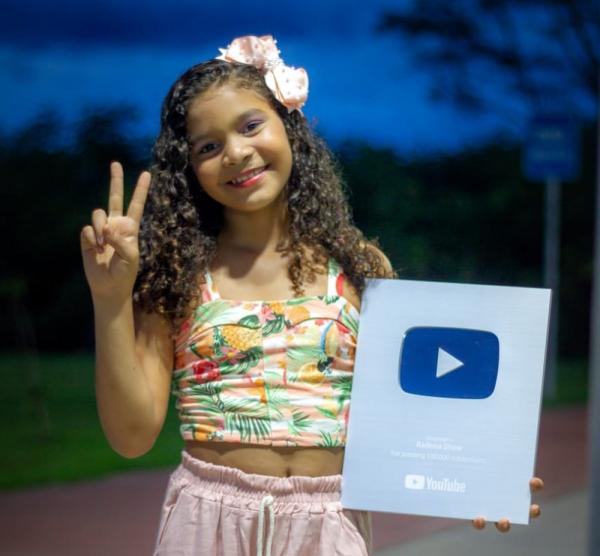 "Vaqueirinha ostentação" do Piauí coleciona mais de 300 mil seguidores nas redes sociais