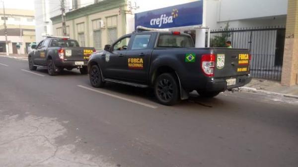 Ve&iacute;culos da Nacional s&atilde;o flagrados em Floriana neste s&aacute;bado.(Imagem:FlorianoNews)