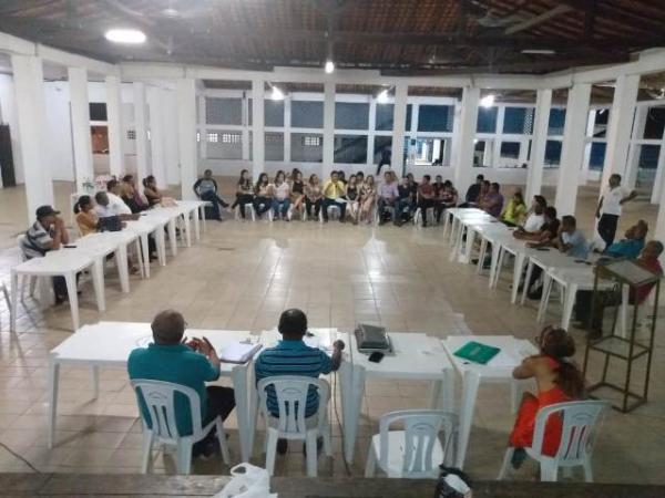 Reuni&atilde;o entre FEBAPI e Sa&uacute;de de Floriano debate reivindica&ccedil;&otilde;es dos bairros.(Imagem:FlorianoNews)