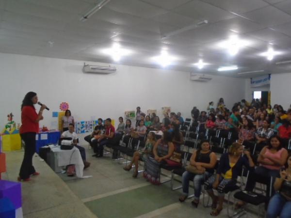 Educadores participam do IV Semin&aacute;rio Intermunicipal do PNAIC em Floriano.(Imagem:FlorianoNews)