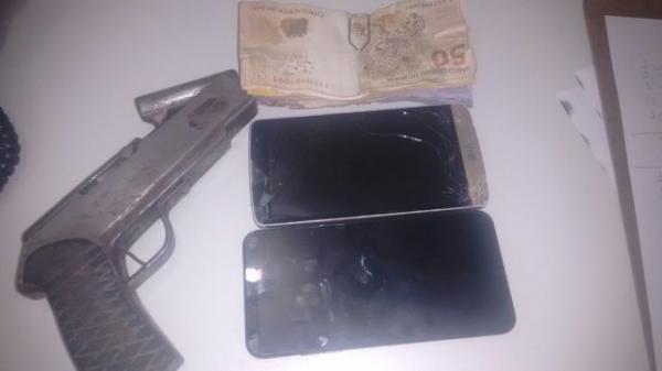 Dupla é presa após assalto a transeunte em Floriano