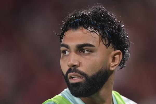 Cruzeiro "limpa" a folha e define saída de um time e meio; Gabigol, no Santos, puxa a lista
